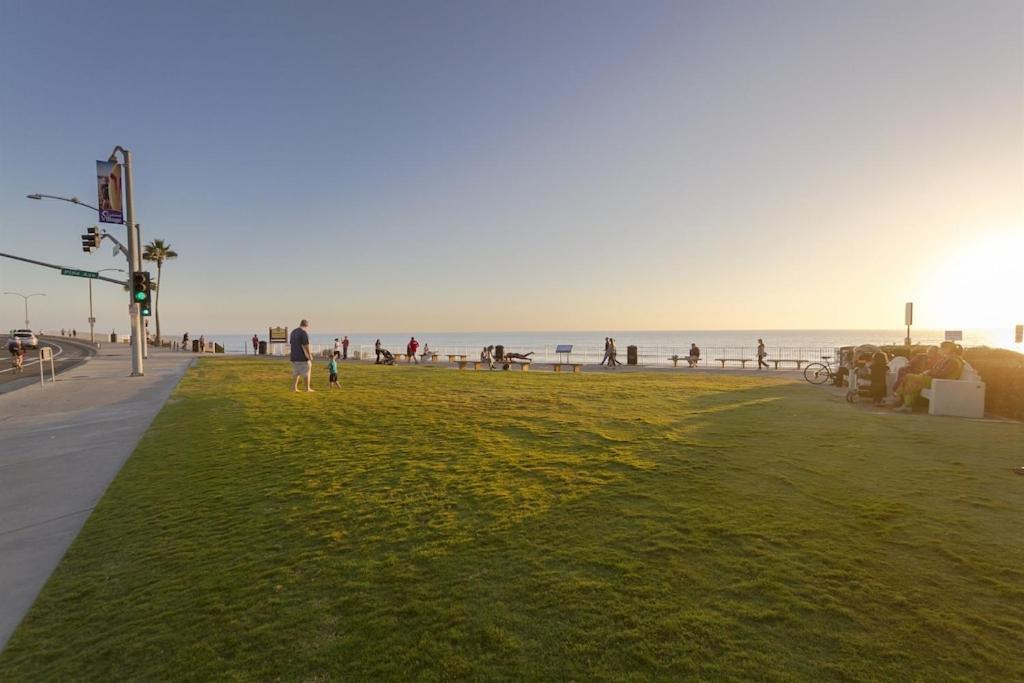 Appartamento Ocean View From Private Patio, Across Street From Beach Carlsbad Esterno foto